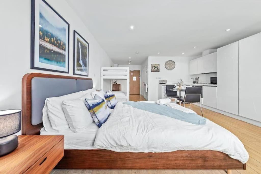 1 Bedroom Flat Piccadilly Sleep 7 In London Vr10 Εξωτερικό φωτογραφία