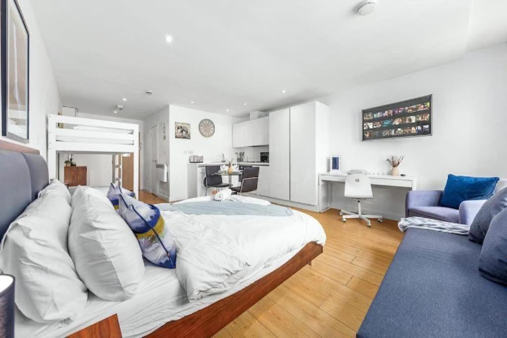 1 Bedroom Flat Piccadilly Sleep 7 In London Vr10 Εξωτερικό φωτογραφία
